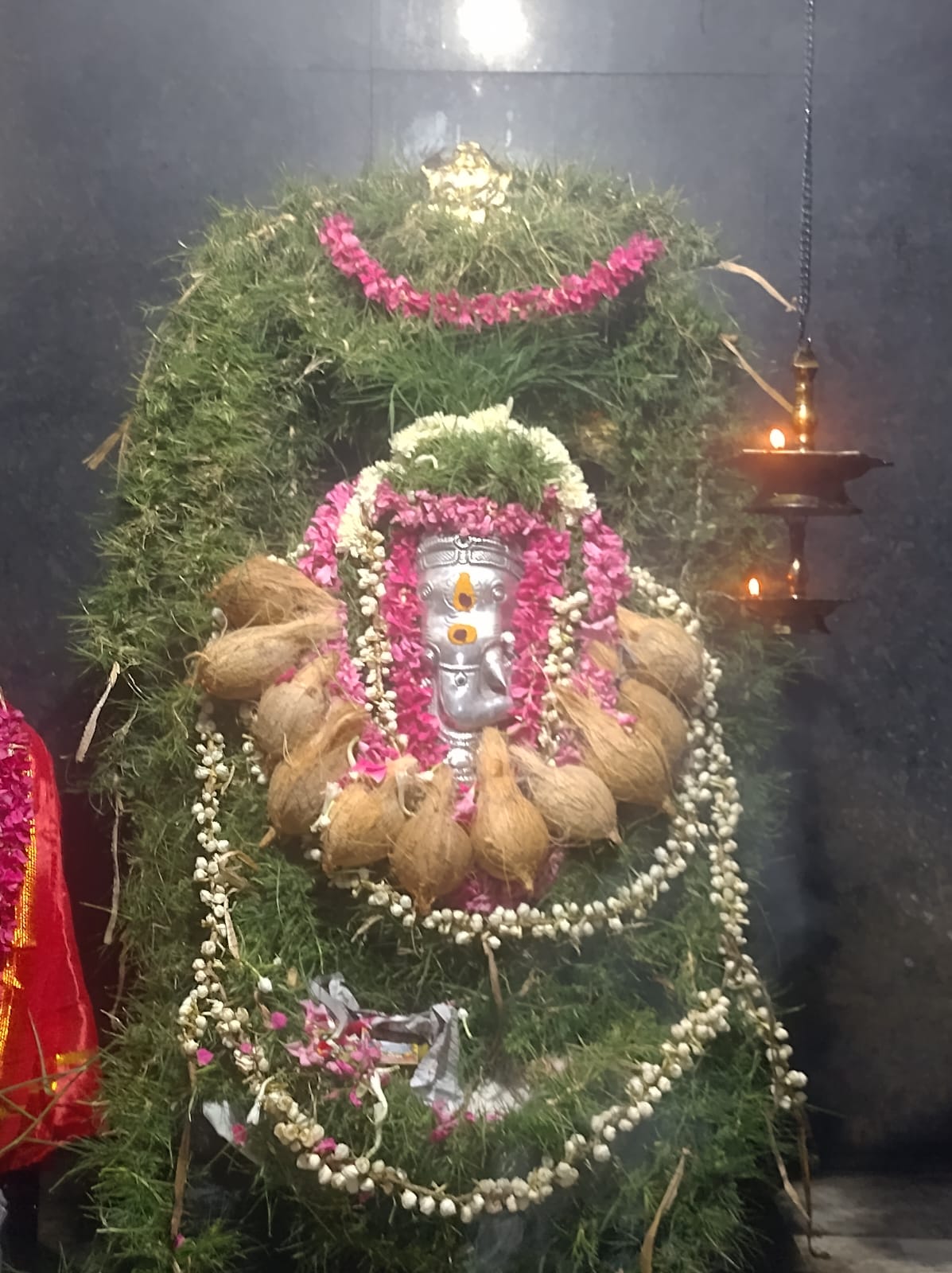 மகா சங்கடஹர சதுர்த்தியை முன்னிட்டு விநாயகர் கோவிலில் சிறப்பு அபிஷேகம் அலங்காரம் நடைபெற்றது.